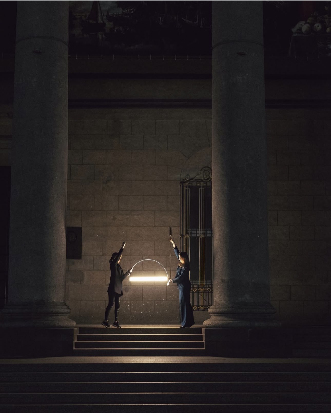 speaker on the scene